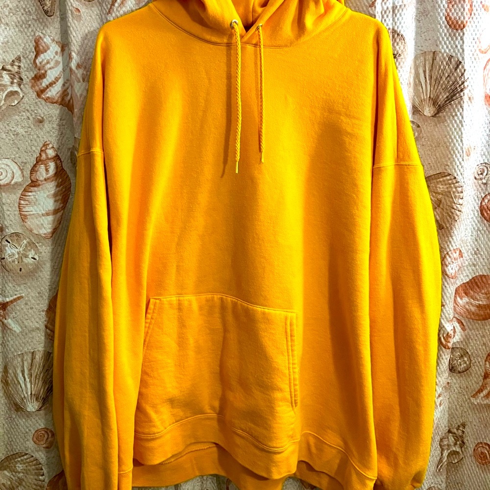 NWOT Hanes Gold Sweatshirt Hoodie, Nice!  
Casual Wear